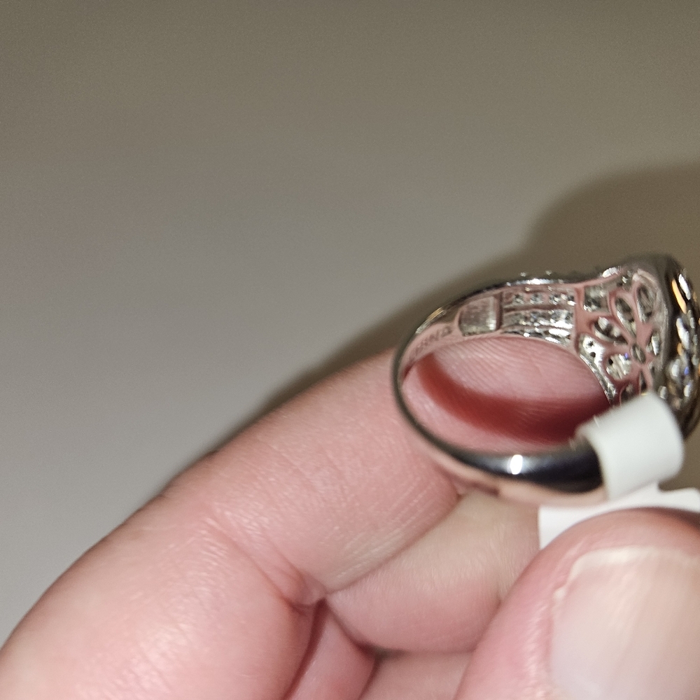 Exquisite Ring Size 8 - Picture 9 of 13